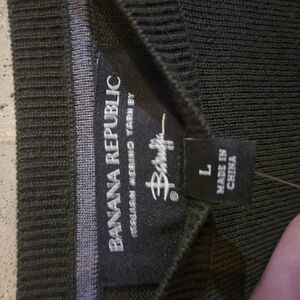 Banana Republic Long Sleeve Tee - Dark Green